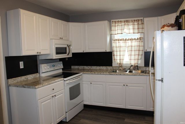 215 E Keyser St, Garrett, IN 46738