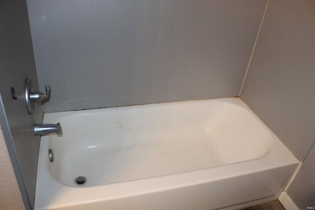 215 E Keyser St, Garrett, IN 46738