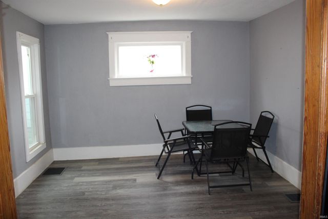 215 E Keyser St, Garrett, IN 46738