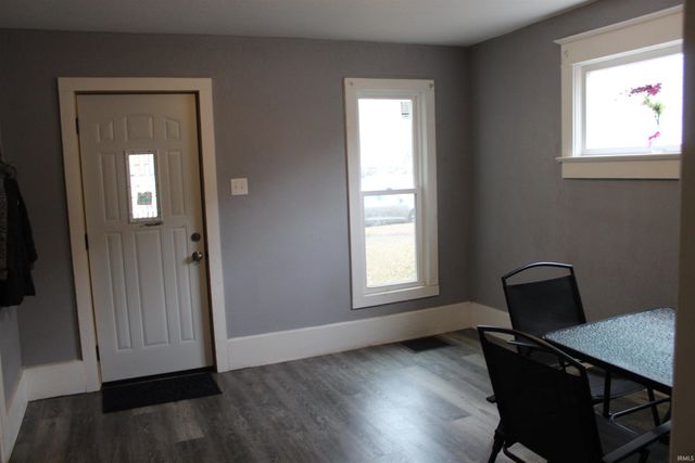 215 E Keyser St, Garrett, IN 46738