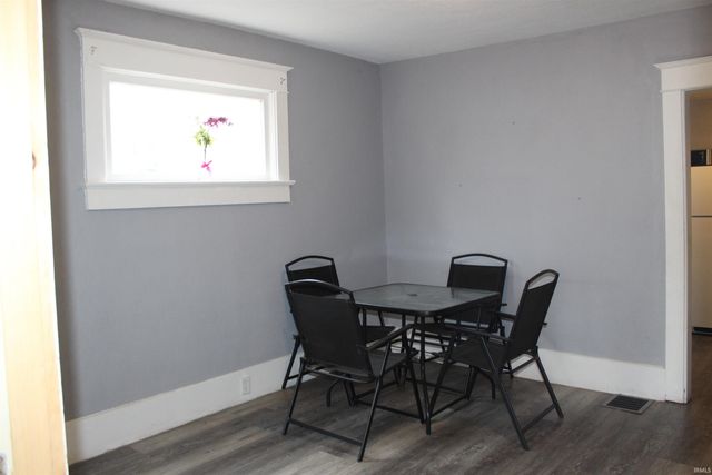 215 E Keyser St, Garrett, IN 46738