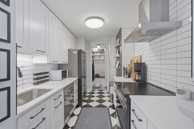 2626 N Lakeview Avenue 2601, Chicago, IL 60614