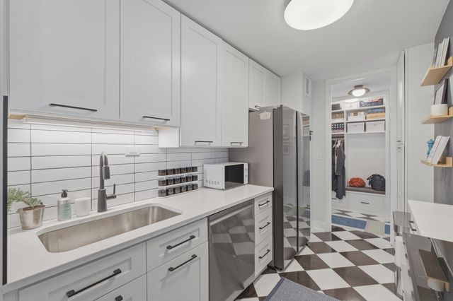 2626 N Lakeview Avenue 2601, Chicago, IL 60614