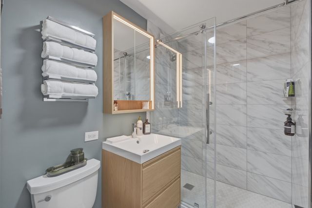 2626 N Lakeview Avenue 2601, Chicago, IL 60614