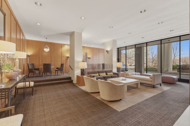 2626 N Lakeview Avenue 2601, Chicago, IL 60614