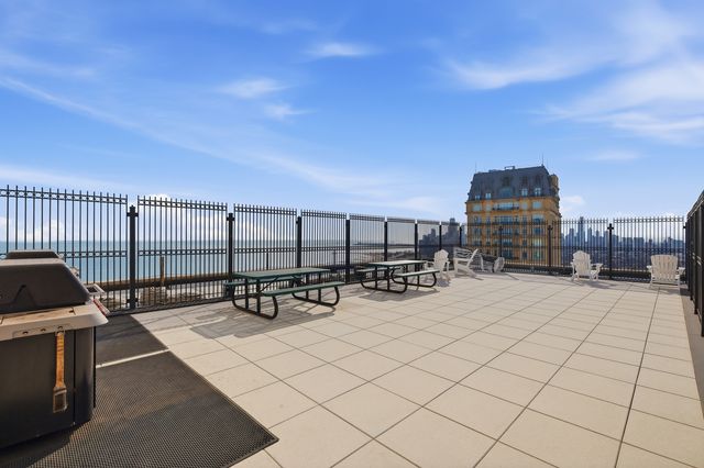 2626 N Lakeview Avenue 2601, Chicago, IL 60614