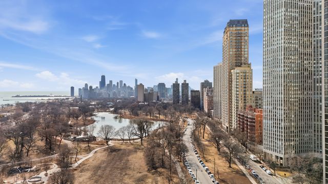 2626 N Lakeview Avenue 2601, Chicago, IL 60614