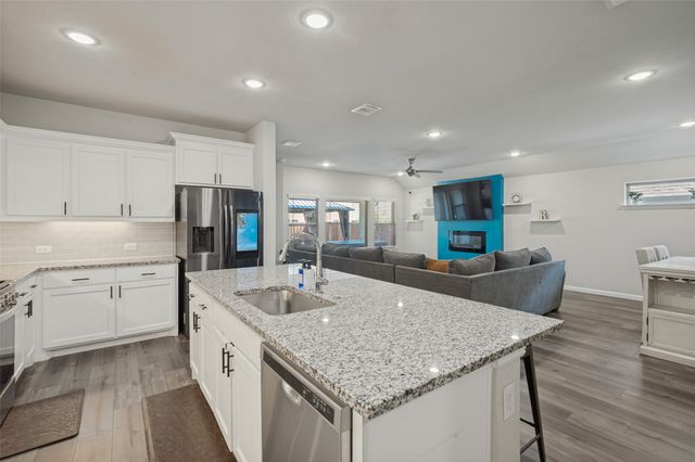 632 Cherry Hills Road, Red Oak, TX 75154
