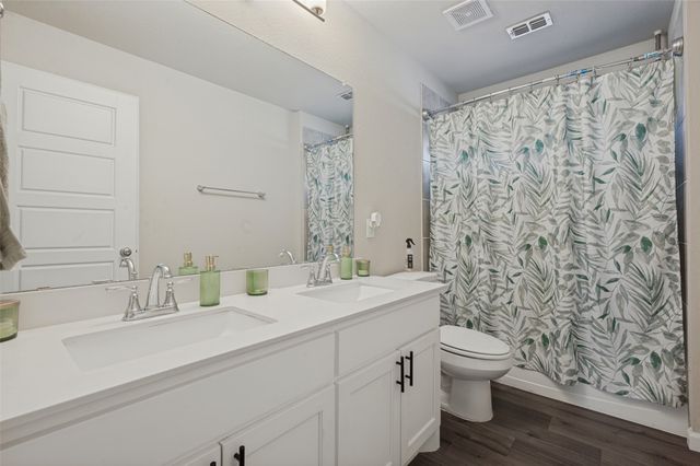 632 Cherry Hills Road, Red Oak, TX 75154