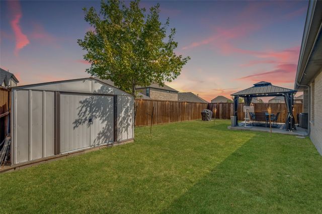 632 Cherry Hills Road, Red Oak, TX 75154