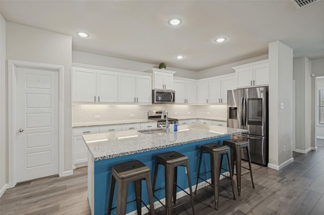 632 Cherry Hills Road, Red Oak, TX 75154