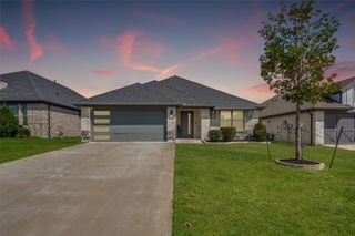632 Cherry Hills Road, Red Oak, TX 75154