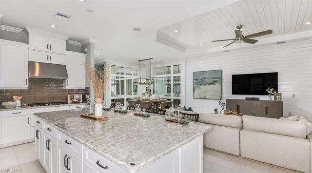 15820 Derna ST, Naples, FL 34114