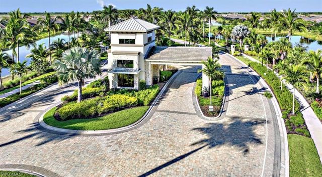 15820 Derna ST, Naples, FL 34114