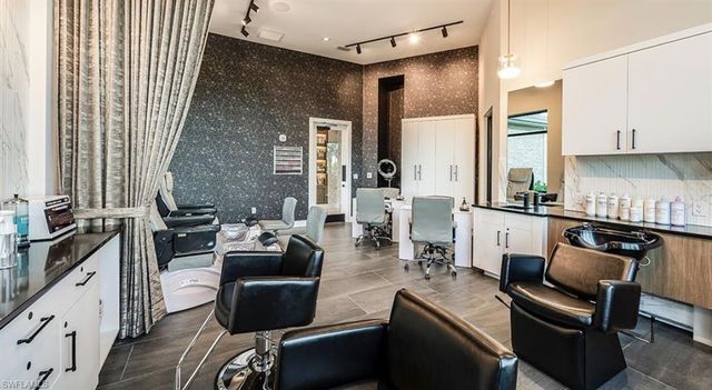 15820 Derna ST, Naples, FL 34114