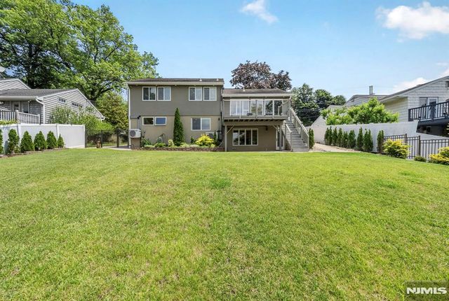 57 Hemlock Road, Little Falls, NJ 07424