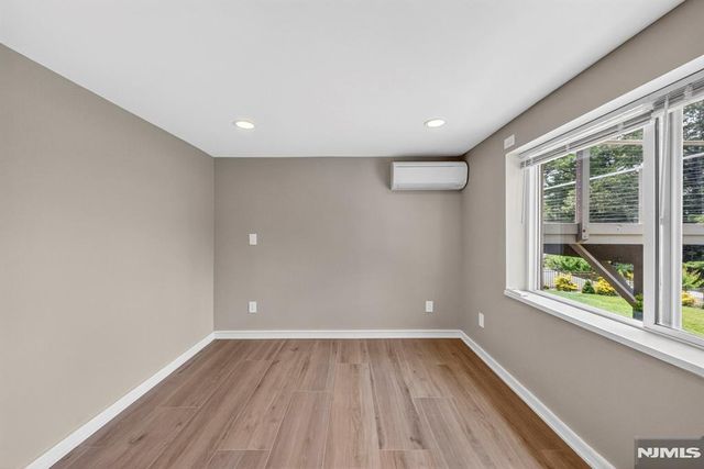 57 Hemlock Road, Little Falls, NJ 07424