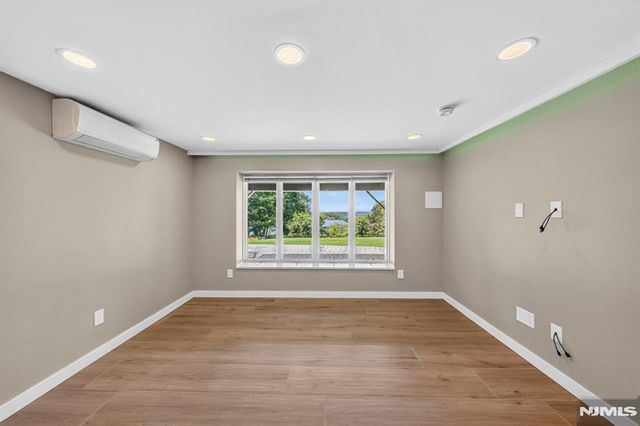 57 Hemlock Road, Little Falls, NJ 07424