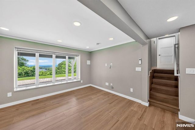 57 Hemlock Road, Little Falls, NJ 07424