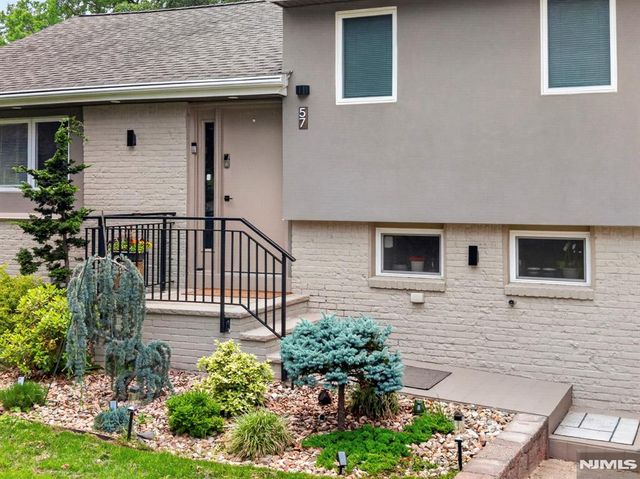 57 Hemlock Road, Little Falls, NJ 07424