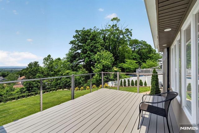 57 Hemlock Road, Little Falls, NJ 07424