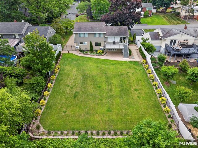 57 Hemlock Road, Little Falls, NJ 07424
