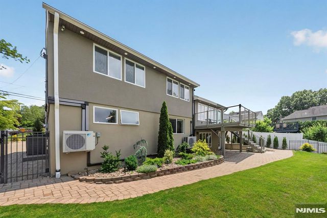 57 Hemlock Road, Little Falls, NJ 07424