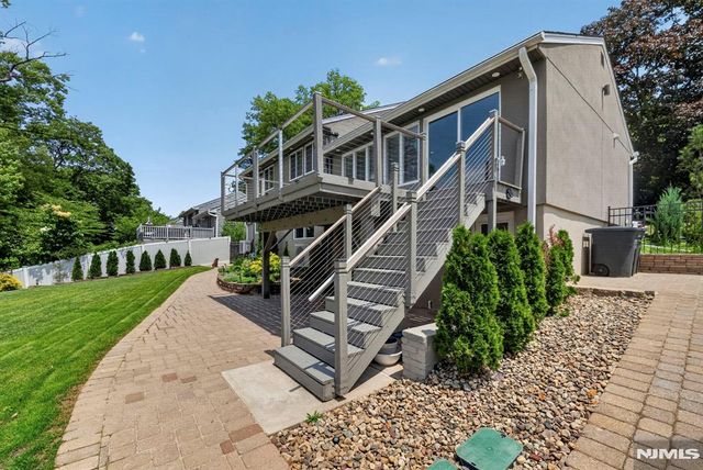 57 Hemlock Road, Little Falls, NJ 07424