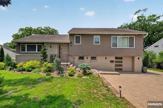 57 Hemlock Road, Little Falls, NJ 07424