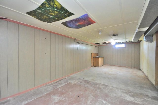 19014 W Linnie Lac PLACE, New Berlin, WI 53146
