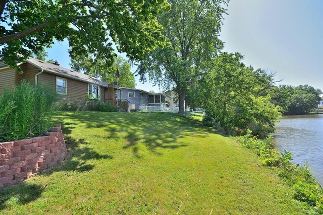 19014 W Linnie Lac PLACE, New Berlin, WI 53146