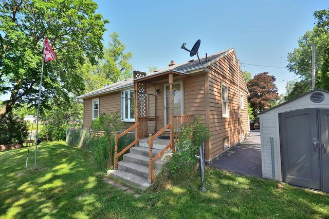 19014 W Linnie Lac PLACE, New Berlin, WI 53146