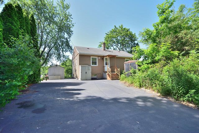 19014 W Linnie Lac PLACE, New Berlin, WI 53146