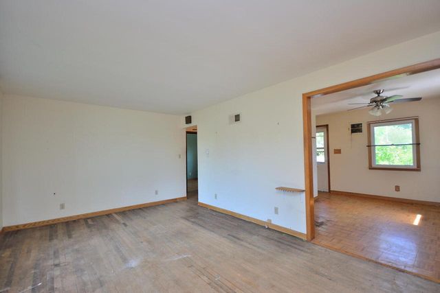 19014 W Linnie Lac PLACE, New Berlin, WI 53146