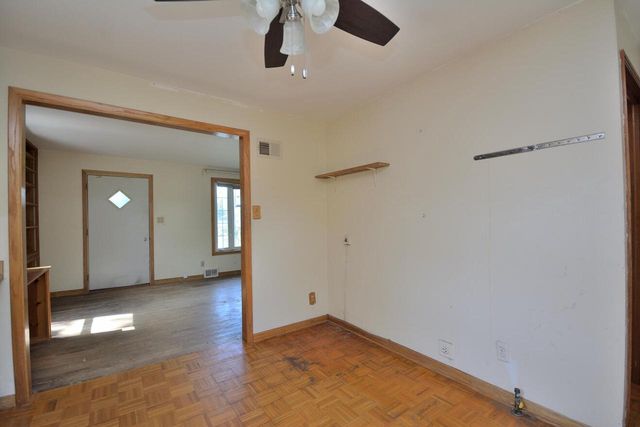19014 W Linnie Lac PLACE, New Berlin, WI 53146