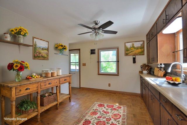 19014 W Linnie Lac PLACE, New Berlin, WI 53146