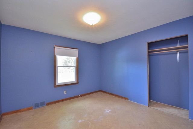 19014 W Linnie Lac PLACE, New Berlin, WI 53146