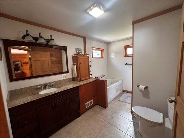 7461 DAGGETT Road, Girard, PA 16417