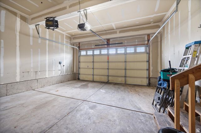 6777 S GREVILLEA LN, West Jordan, UT 84081