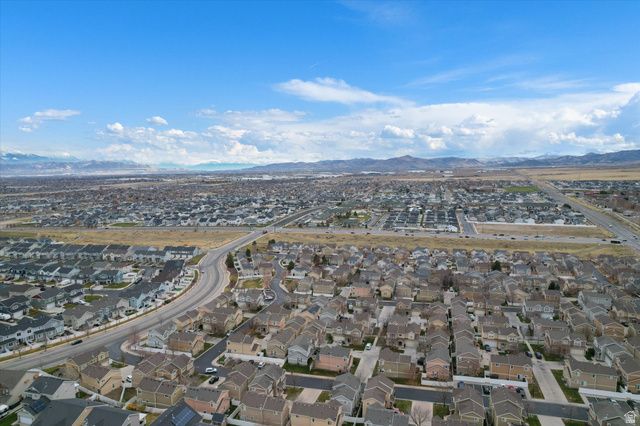 6777 S GREVILLEA LN, West Jordan, UT 84081