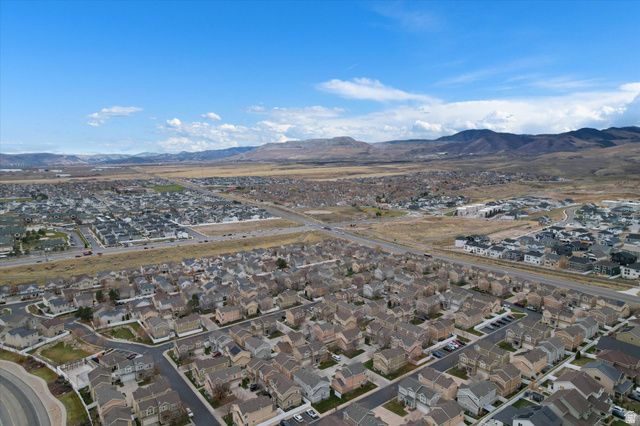 6777 S GREVILLEA LN, West Jordan, UT 84081