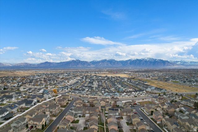 6777 S GREVILLEA LN, West Jordan, UT 84081