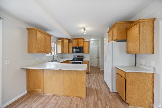 6777 S GREVILLEA LN, West Jordan, UT 84081