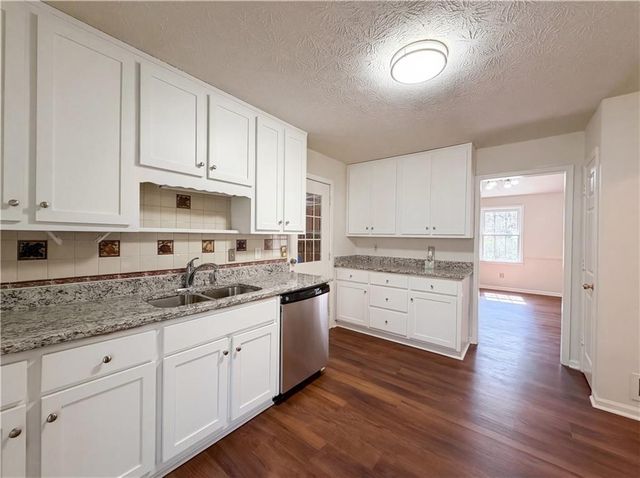 460 Hillsdale Drive, Fayetteville, GA 30214