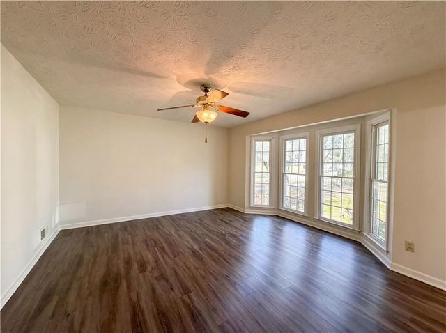 460 Hillsdale Drive, Fayetteville, GA 30214