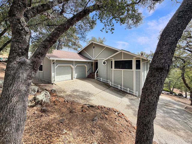 17572 Long Branch Ct, Penn Valley, CA 95946