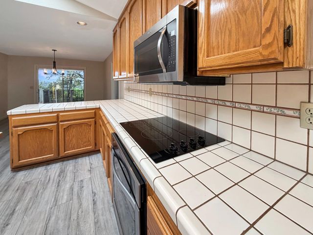 17572 Long Branch Ct, Penn Valley, CA 95946