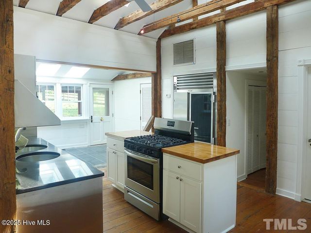 915 Phils Creek Road, Chapel Hill, NC 27516