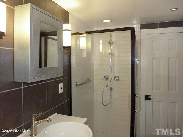 915 Phils Creek Road, Chapel Hill, NC 27516