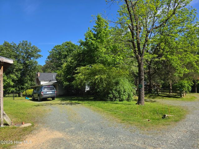 915 Phils Creek Road, Chapel Hill, NC 27516